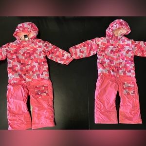 Twin (X2) VGUC Northface 2T extend to fit 3T snowsuit.